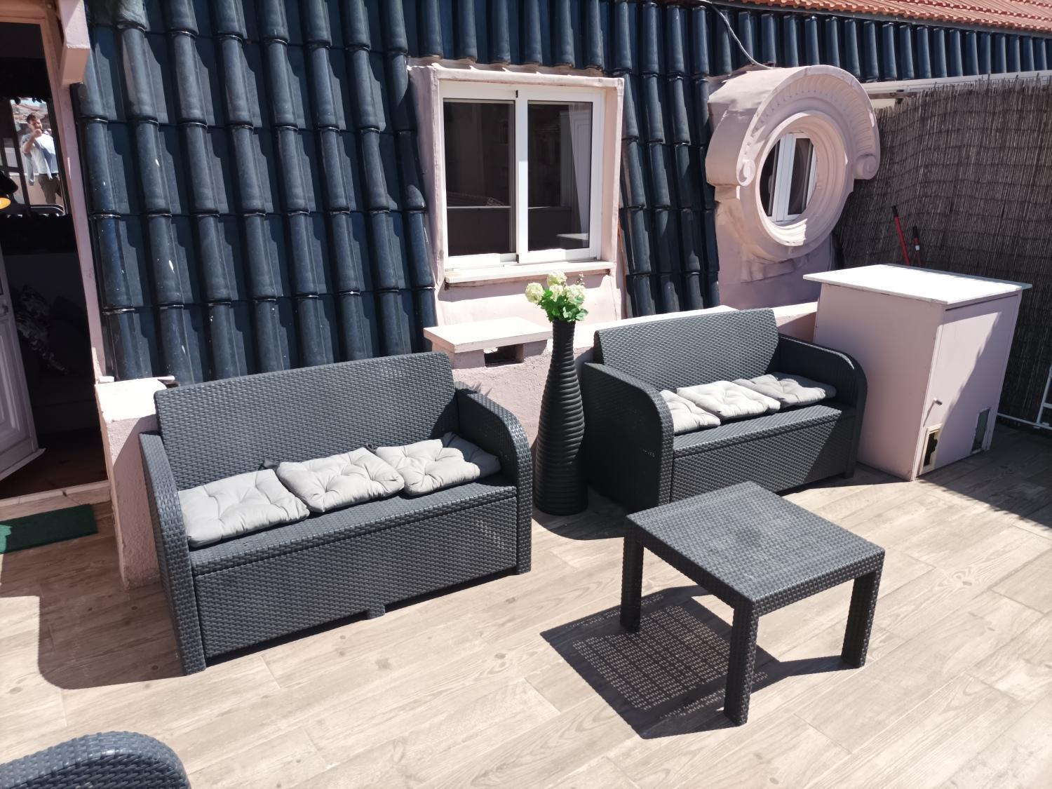 Open Trace Unique 3 Bedroom Located Centeral Apartment *