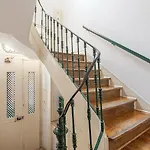 Open Trace Unique 3 Bedroom Apartment Located Centeral Lisbon
