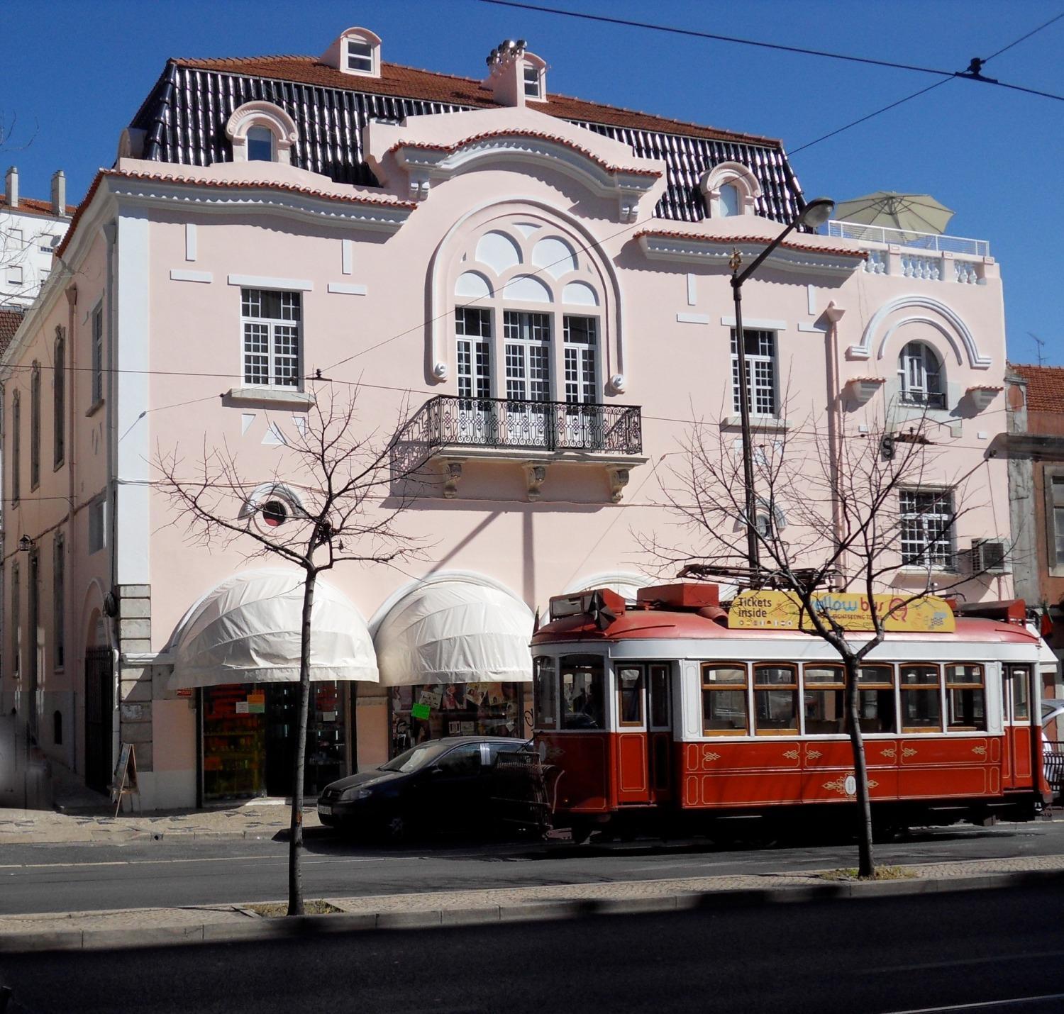 Open Trace Unique 3 Bedroom Located Centeral Lisboa